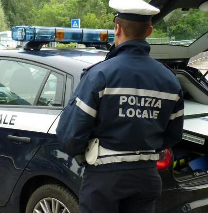 polizia locale ritaglio