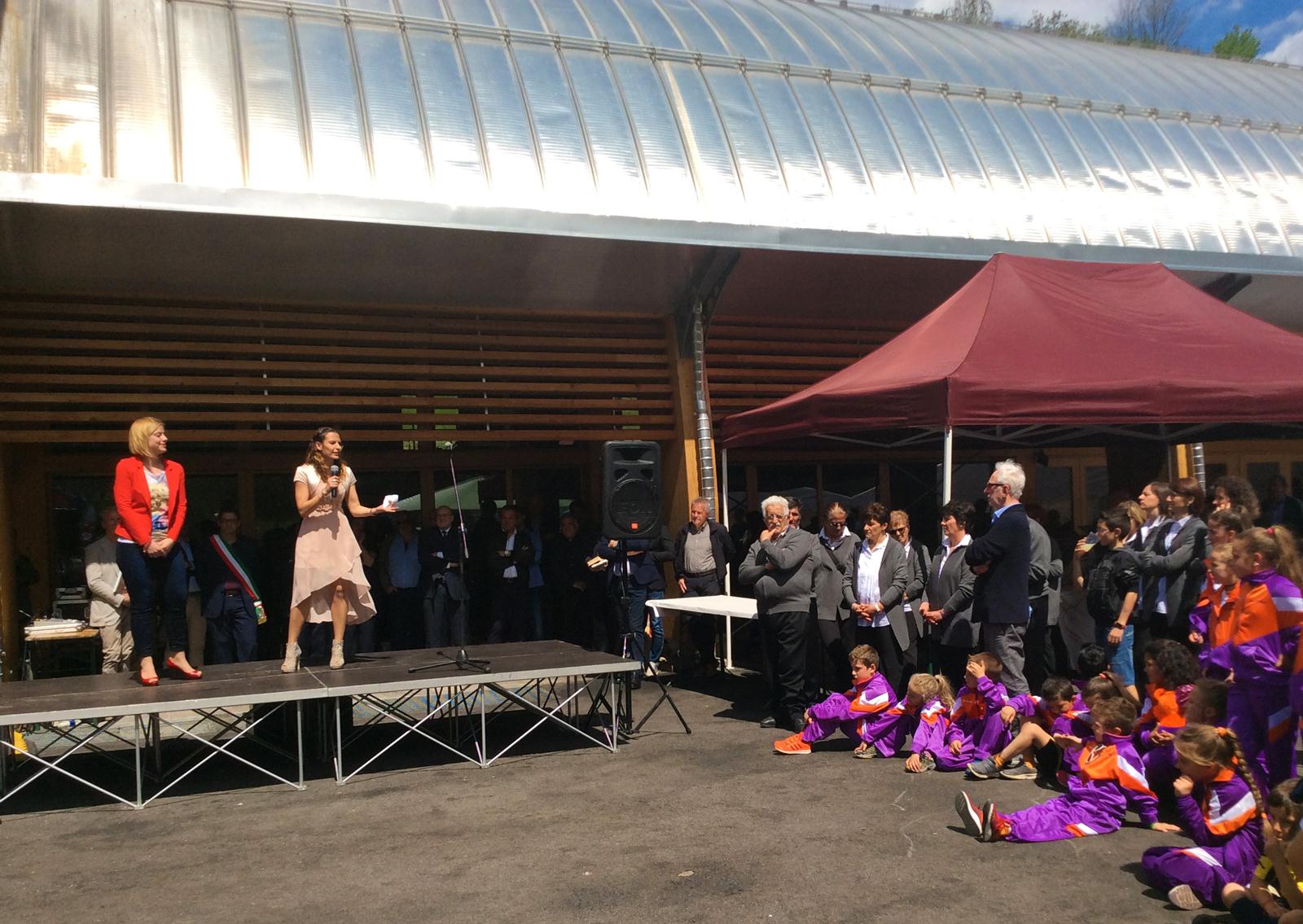 Lassessora alle associazioni Susan molinari e lassessora allo sport del cosmune di Sella Giudicarie Brunella Valenti