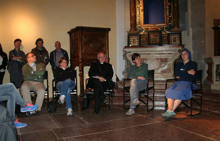 08 Studio dArte Zanetti 12.09.2013 Arcivescovo Trento Nel segno della Croce Mimmo Paladino Antica Chiesa di San Barnaba in Bondo b