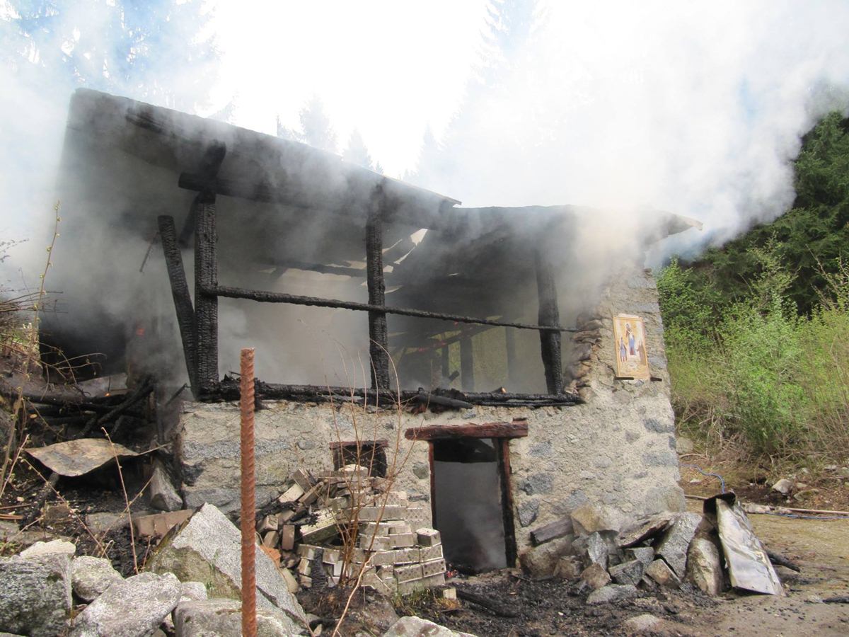 Cavaipeda  incendio - 4 - foto Vigili del Fuoco MAdonna di Campiglio