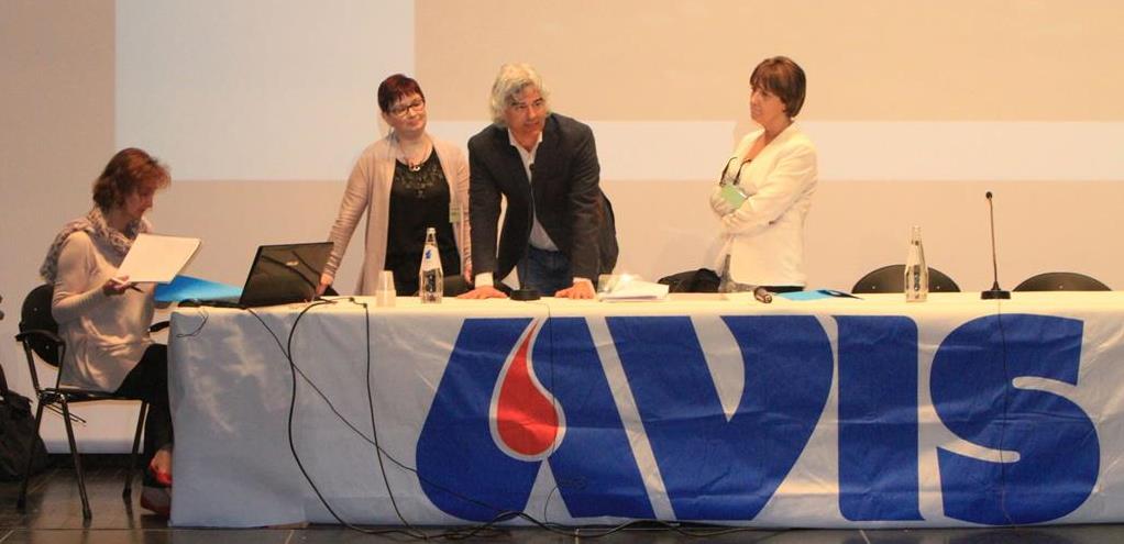 Assemblea avis trentino a pinzolo La presidente Faccini il sindaco di Pinzolo bonomi e la Presidente della sezione Avis di Alta Rendena Francesca Trombini