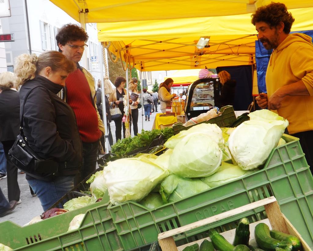 mercato contadino Tione1