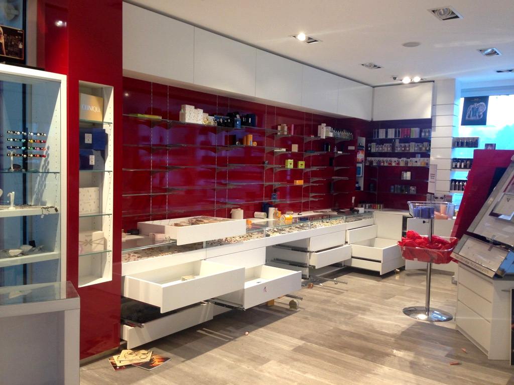 Profumeria Alp svaligiata- Comano Terme