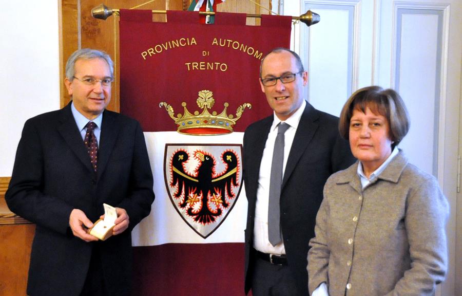 Paolo Spagni  Sandra Visintainer dirigenti in pensione e il Presidente Ugo Rossi