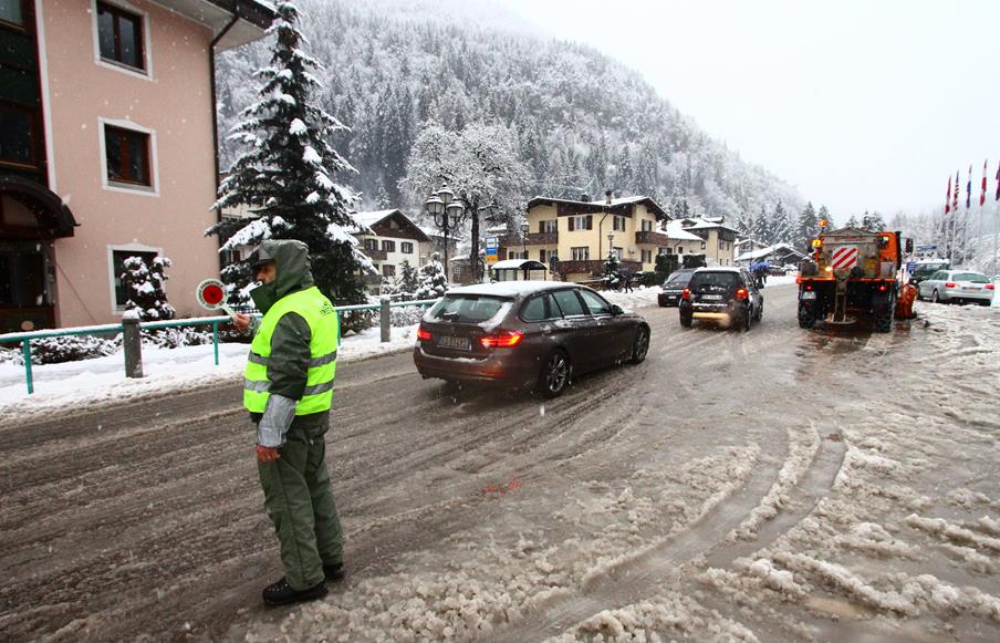 Posto di Blocco a Carisolo - per Madonna di Campiglio