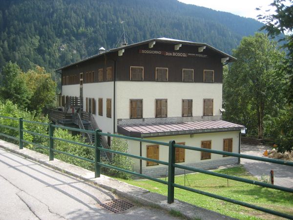 S. Antonio di Mavignola area salesiani. Ospiterà la nuova foresteria del Parco unarea sportiva e un parco giochi