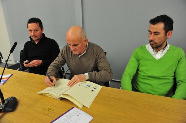 SKI FAMILY IN TRENTINO  la firma-  foto MOSNA