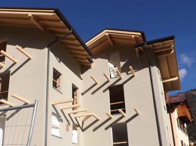 Contributi casa: i poveracci? Con il naso all'insù. La cartavetrata di Ezzecchiele Lupo