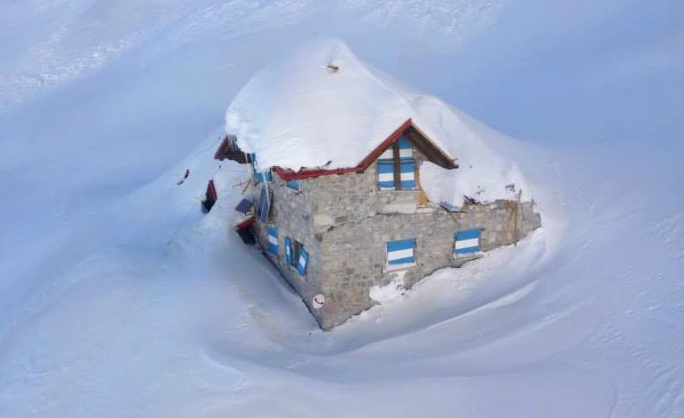 riugio agostini dnneggiato - protezione civile trentina