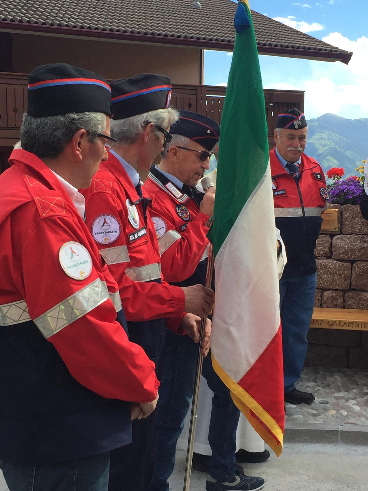 San Lorenzo in Banale inaugurato e benedetto il capitello Virgo Fidelis realizzato dai volontari dellAssociazione Nazionale Carabinieri in congedo 3
