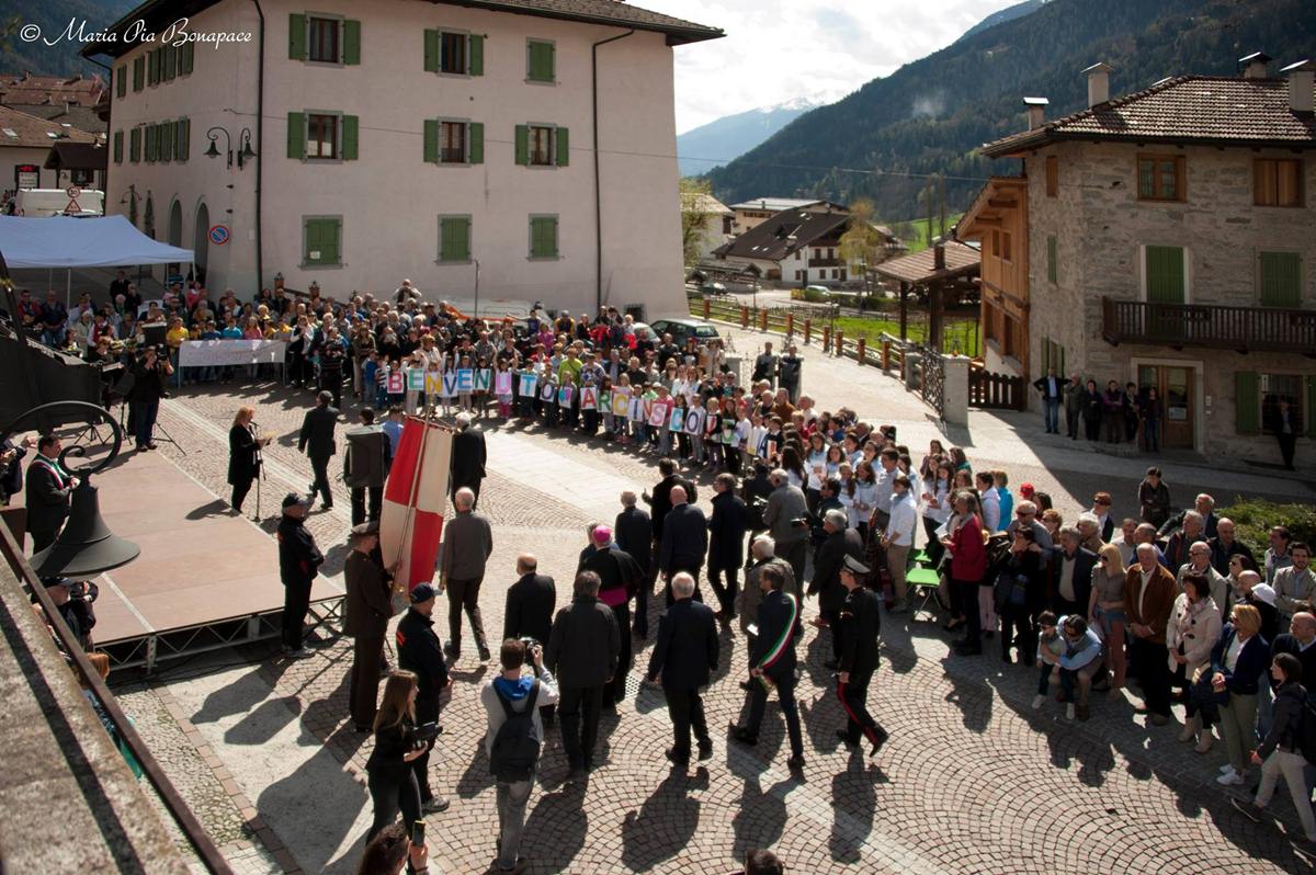 Don Lauro Tisi alla prima messa da vescovo a Giustino 2016  Foto Mariapia Bonapace