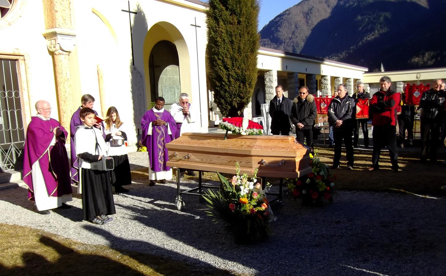 al campo santo - Tione - esequie Stefano Paoli