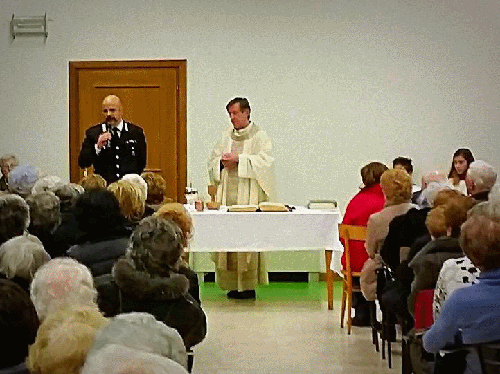 incontro a tione ll'oratorio - il maresciallo lino girardi e don Fernando Murari