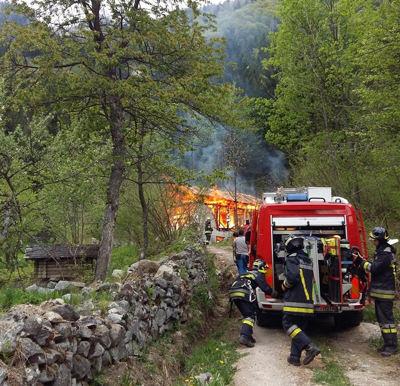 Vigili del fuoco al alvoro a Cavaipeda