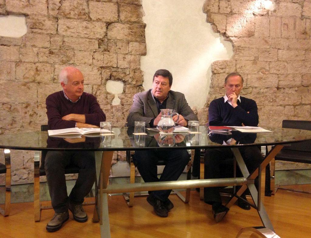 il vicepresidente della Federazione cori trentini Paolo Bergamo il presidente Sergio Franceschinelli ed il direttore artistico Enrico Miaroma