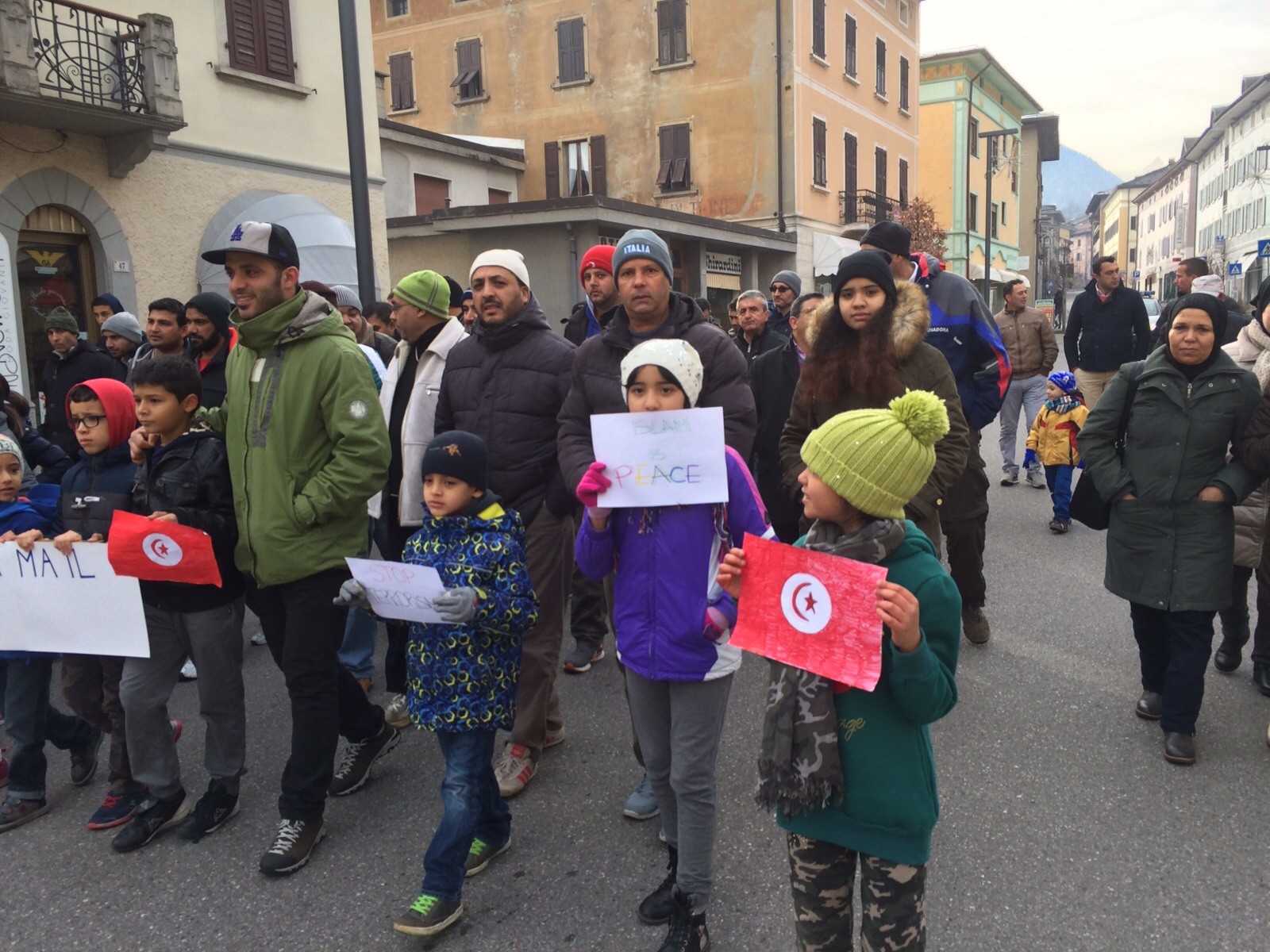 condanniamo il terrorismo marcia a tione