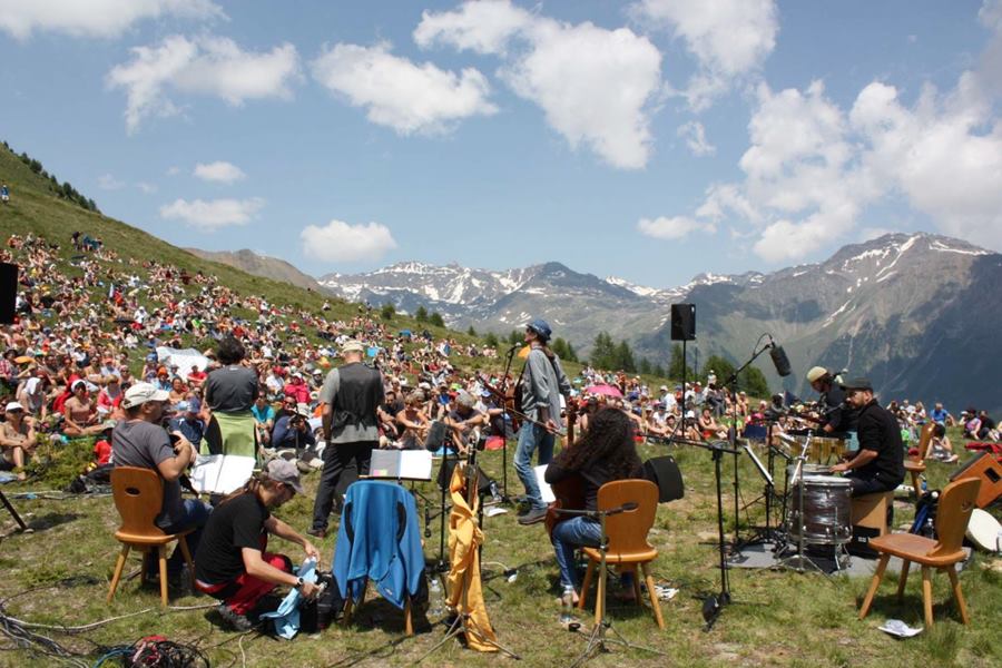 Suoni delle Dolomiti a Saroden in Val di Pejo ai piedi del Vioz b