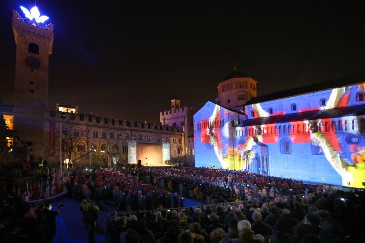 UNIVERSIADE TRENTINO 2013 cerimonia apertura piazza duomo
