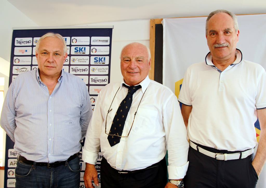 Angelo Dalpez con Alfons Thoma presidente dellAssemblea ed Elio Grigoletto vice presidente Assemblea elettiva